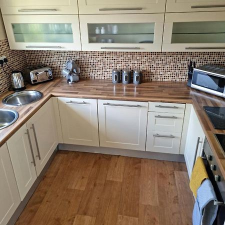 Lovely 2 Bedroom Serviced Apartment With Parking Менсфілд Екстер'єр фото